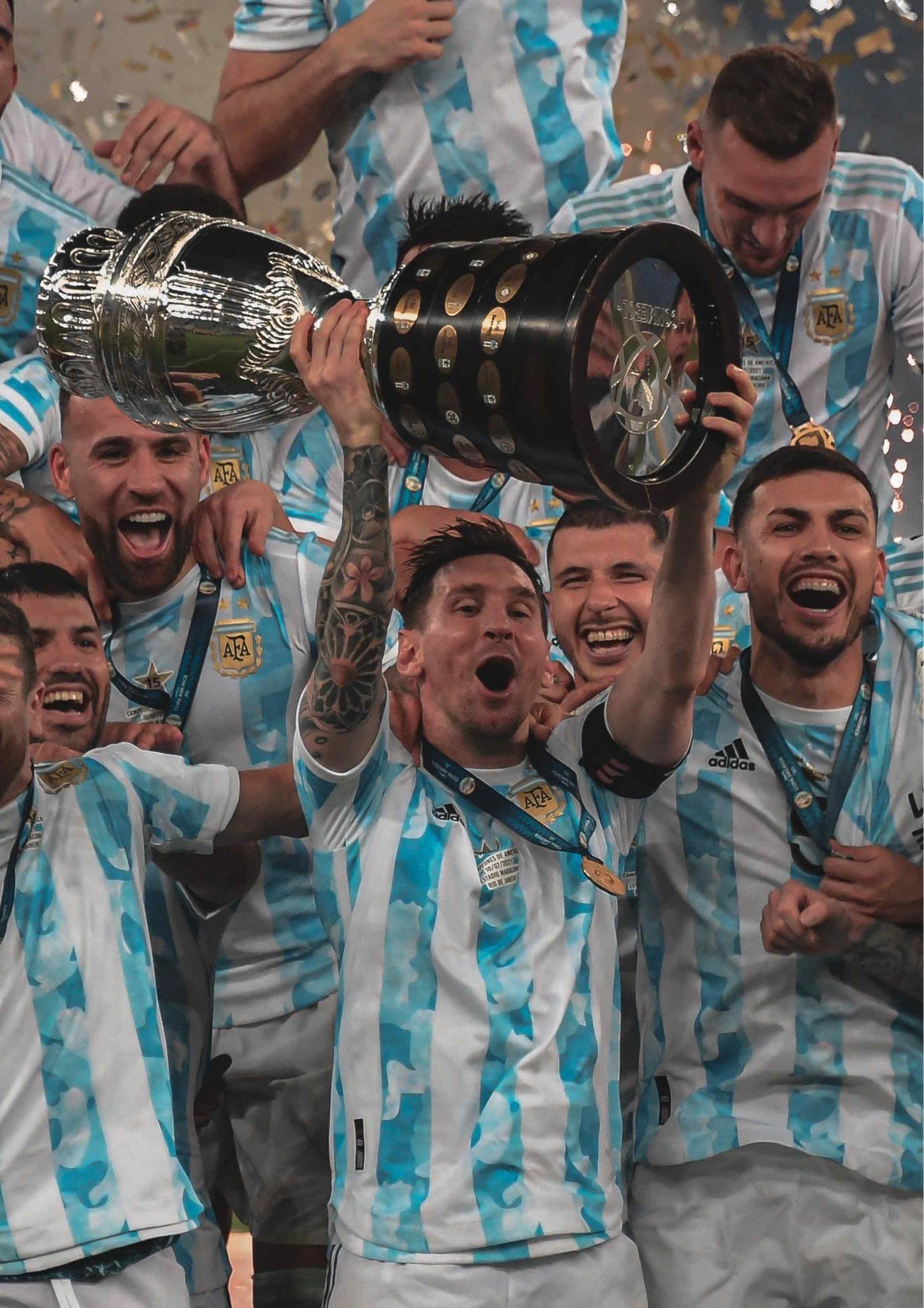 Lionel Messi World Cup - Trophy Lift